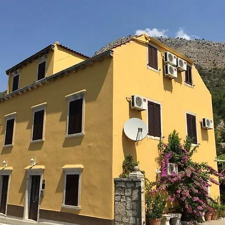 Mozara Πανσιόν 3*